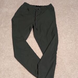 Tahari Men's Olive Joggers